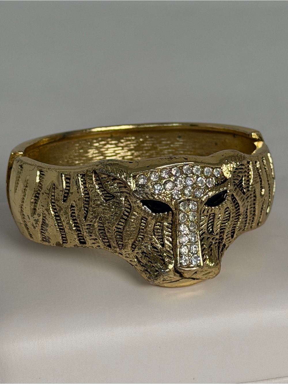 Vintage Gold Tone Tiger Head Hinged Bangle Bracelet Rhinestone Statement Clamper
